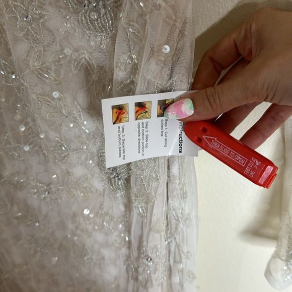 Mac Duggal white long sheer sleeve embellished gown dress size 4 NWT - Picture 9 of 16